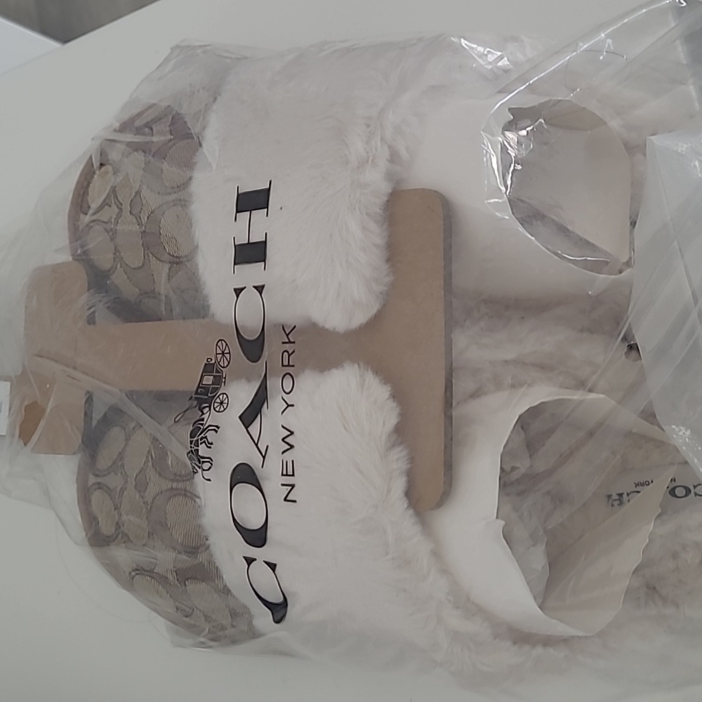 NWT Coach Ziva Tan and Cream Fur-Lined Slippers - Picture 7 of 8